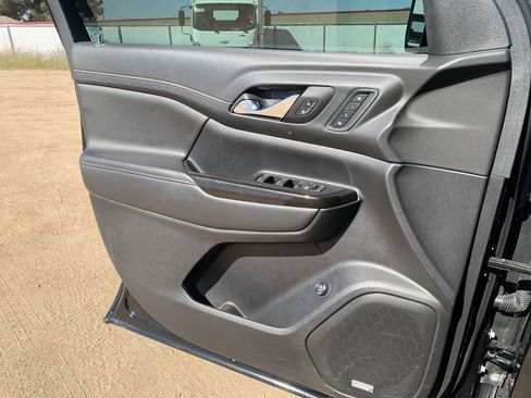 Certified 2023 GMC Acadia AT4 w/ Preferred Package image 21