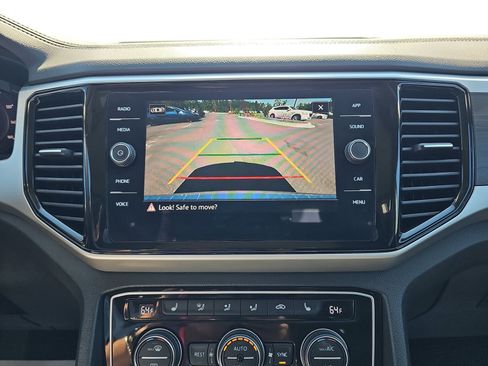 Used 2023 Volkswagen Atlas SE w/ Panoramic Sunroof Package FWD image 19