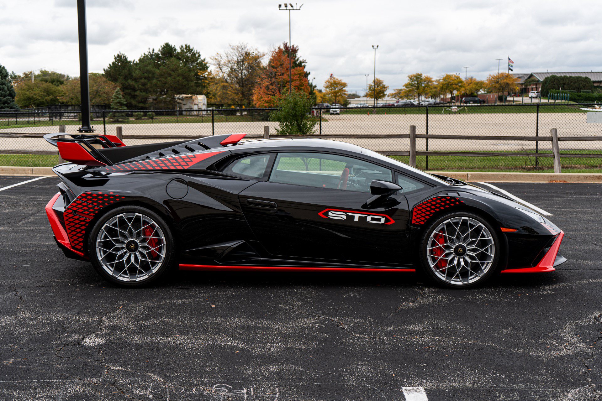 Used 2023 Lamborghini Huracan STO RWD image 4