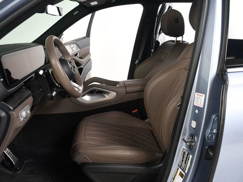 Used 2025 Mercedes-Benz GLS 63 AMG 4MATIC image 28