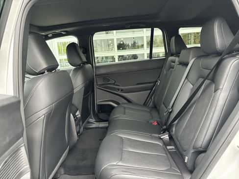 New 2026 Jeep Cherokee Overland image 8