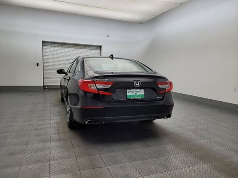 Used 2018 Honda Accord Touring image 6