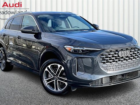 Used 2025 Audi Q5 Premium Plus w/ Premium Plus image 3