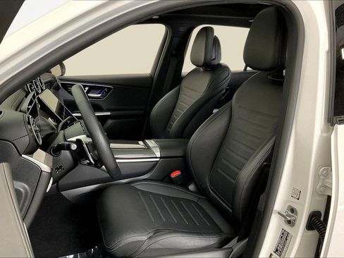Certified 2025 Mercedes-Benz GLC 43 AMG 4MATIC image 21