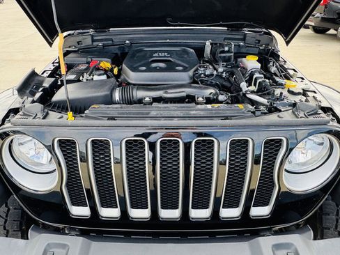 Used 2021 Jeep Wrangler Unlimited Sahara image 37