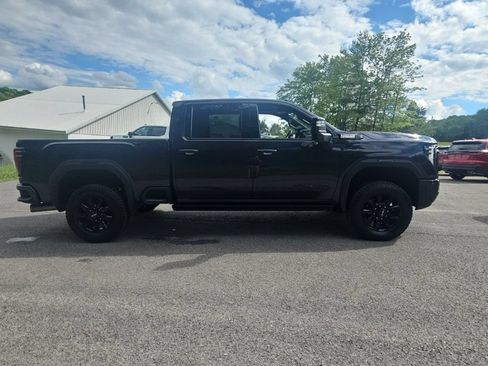 Used 2024 GMC Sierra 2500 AT4 w/ AT4 Premium Plus Package AWD/4WD image 6