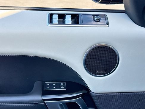 Used 2021 Land Rover Range Rover Sport HST image 23