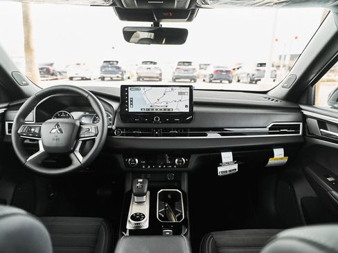 New 2026 Mitsubishi Outlander LE FWD image 44