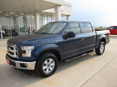Used 2017 Ford F150 XLT w/ Trailer Tow Package image 2
