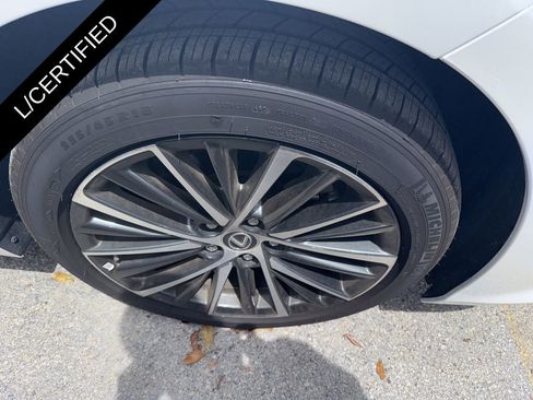 Certified 2025 Lexus ES 350 w/ Premium Package image 4