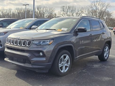 Used 2023 Jeep Compass Latitude w/ Convenience Group image 3