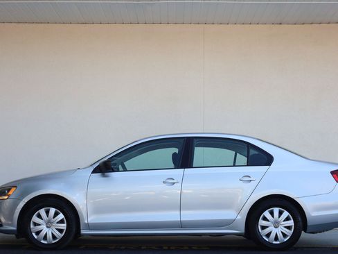 Used 2016 Volkswagen Jetta S FWD image 2