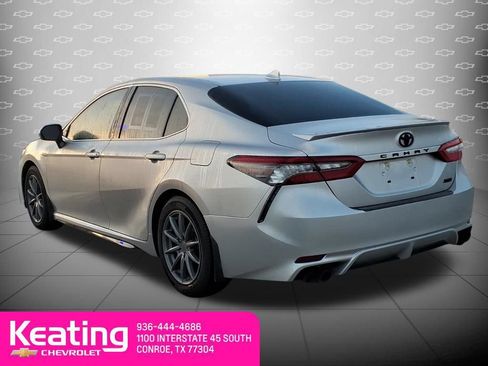 Used 2022 Toyota Camry XSE FWD image 2