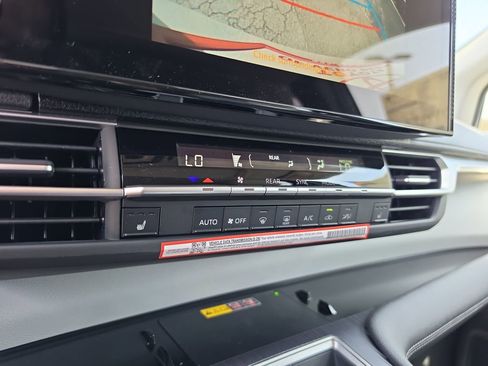New 2026 Toyota Sienna XLE FWD image 19