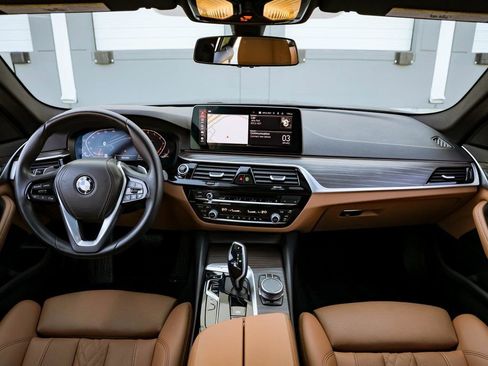 Used 2021 BMW 540i w/ Convenience Package RWD image 31