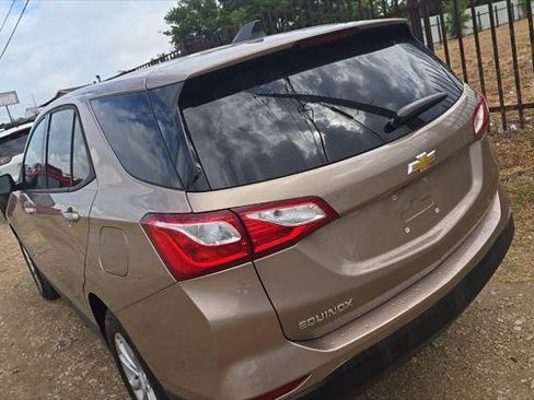 Used 2019 Chevrolet Equinox LS w/ LS Convenience Package FWD image 22
