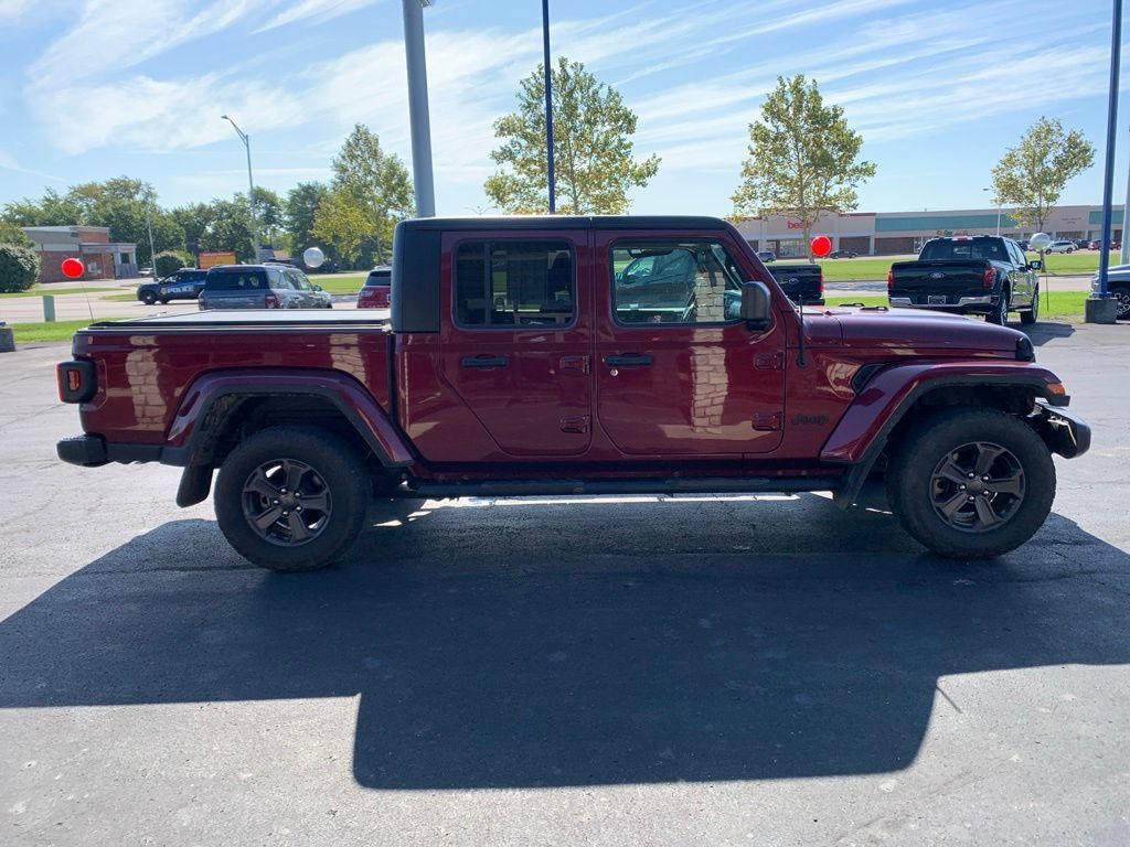 Used 2021 Jeep Gladiator Sport AWD/4WD image 2
