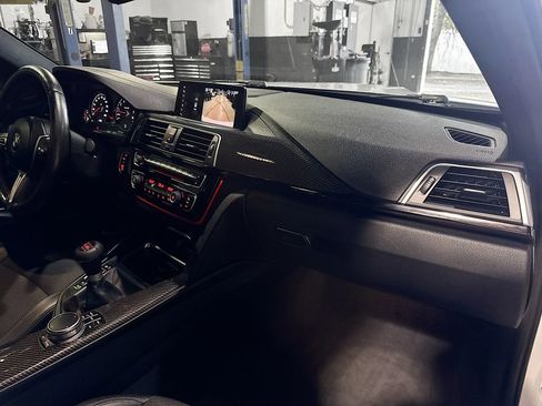 Used 2018 BMW M3 image 29