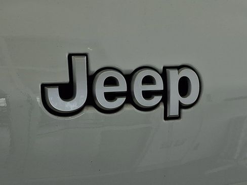 Used 2024 Jeep Grand Cherokee L Summit image 37