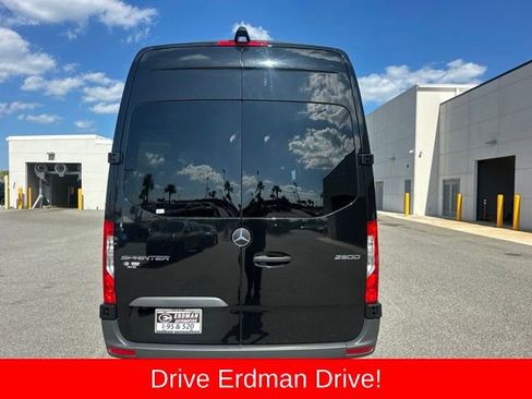 Used 2024 Mercedes-Benz Sprinter 2500 image 6