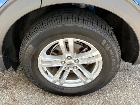 Used 2020 Ford Explorer XLT w/ Equipment Group 202A AWD/4WD image 7