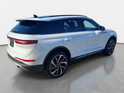 New 2026 Lincoln Corsair Reserve image 5