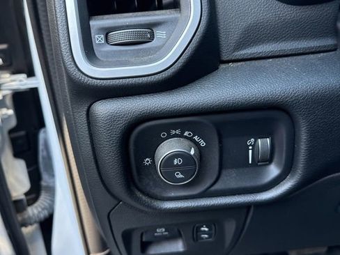Used 2022 RAM 1500 Big Horn AWD/4WD image 9