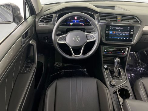 Used 2023 Volkswagen Tiguan SE AWD/4WD image 22