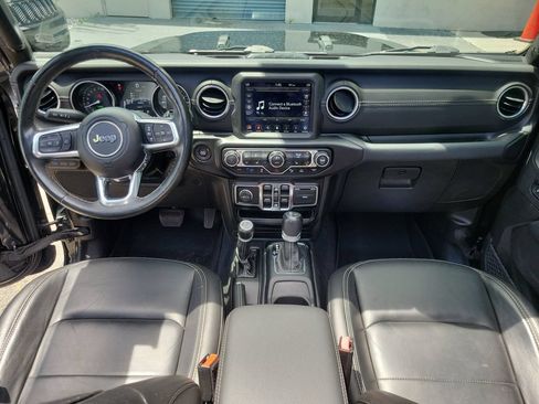 Used 2021 Jeep Wrangler Unlimited Sahara w/ Cold Weather Group AWD/4WD image 9