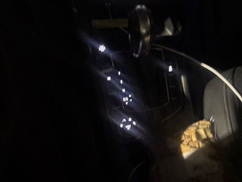 Used 2019 Volkswagen Tiguan SE image 15