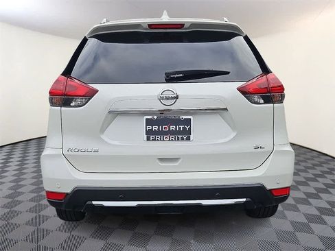 Used 2020 Nissan Rogue SL w/ Premium Package image 5