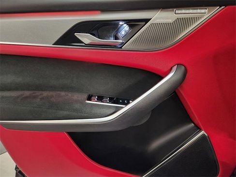 Used 2022 Jaguar F-PACE SVR image 24