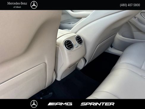Used 2022 Mercedes-Benz GLC 300 4MATIC image 24