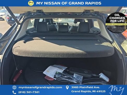 Used 2024 Nissan Ariya AWD image 10