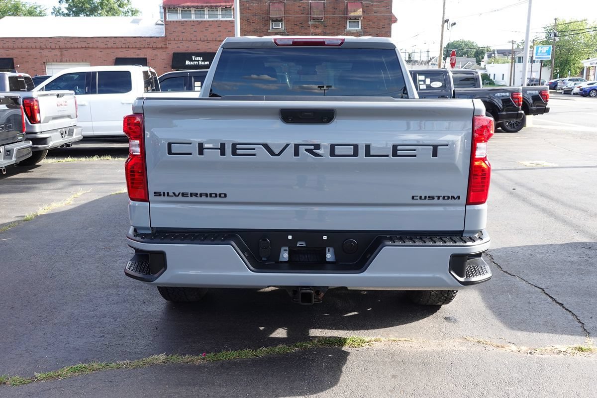 Used 2024 Chevrolet Silverado 1500 Custom w/ LPO, Dark Essentials Package AWD/4WD image 11