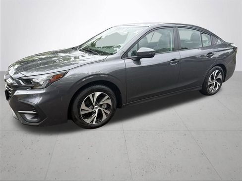 Used 2025 Subaru Legacy Premium AWD/4WD image 2
