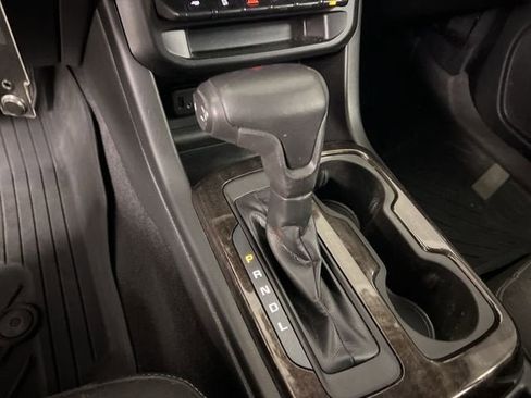 Certified 2020 GMC Canyon SLE w/ Driver Alert Package image 15