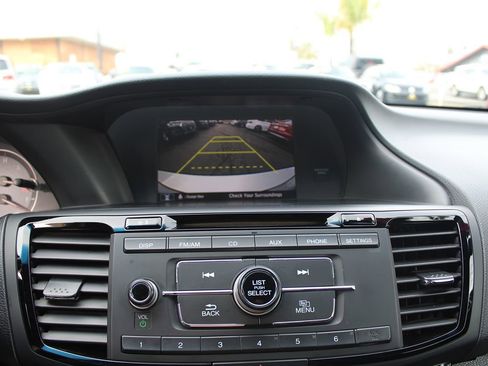 Used 2017 Honda Accord Sport image 25