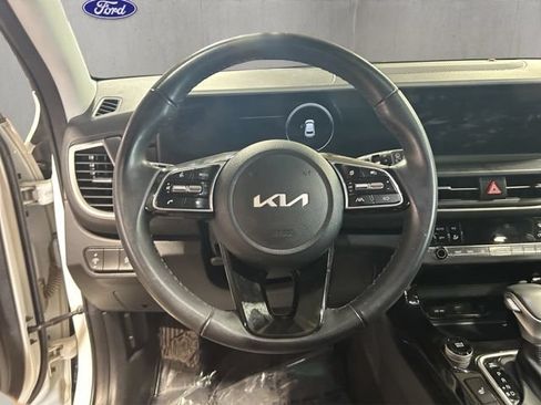 Used 2025 Kia Seltos EX AWD/4WD image 23