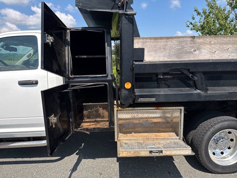 Used 2014 RAM 5500 Tradesman w/ Power & Remote Entry Group image 17