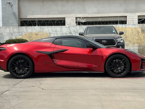 Used 2024 Chevrolet Corvette Z06 RWD image 7