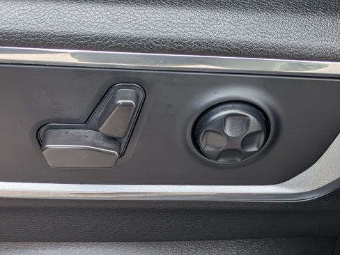 Used 2021 RAM 1500 Laramie AWD/4WD image 18