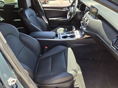 Certified 2022 Kia Stinger GT1 RWD image 15