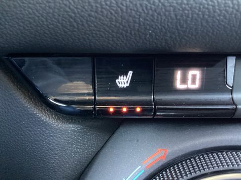 Used 2023 Chevrolet Blazer LT w/ Convenience Package image 6