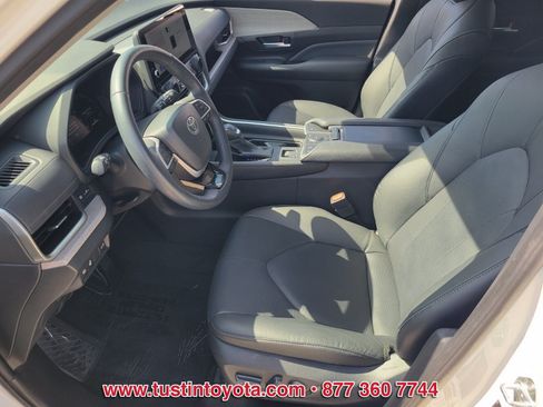 Certified 2024 Toyota Grand Highlander FWD image 10