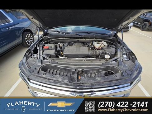 Used 2026 Chevrolet Suburban Premier AWD/4WD image 6