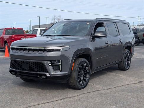 New 2026 Jeep Grand Wagoneer L Summit image 4