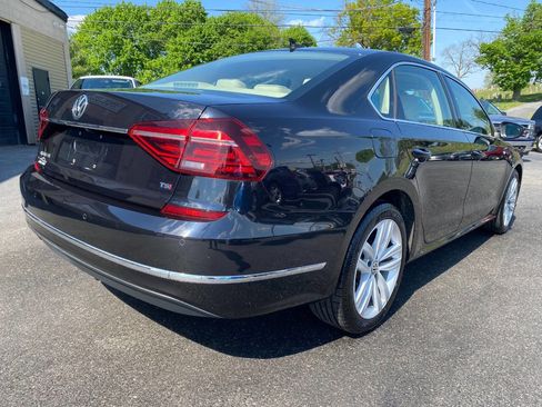 Used 2018 Volkswagen Passat 2.0T SE image 3