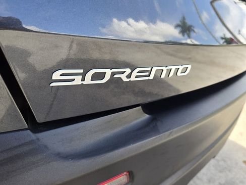 Used 2023 Kia Sorento LX image 13