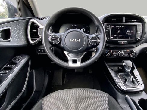 Used 2024 Kia Soul LX w/ Option Group 015 FWD image 6